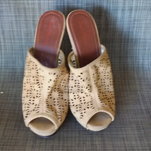 Adorable boho clogs - Picture 2 of 3